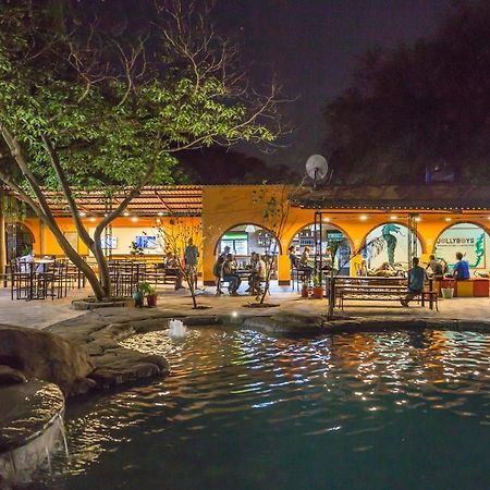 Jollyboys Backpackers Hostel Λίβινγκστον Εξωτερικό φωτογραφία