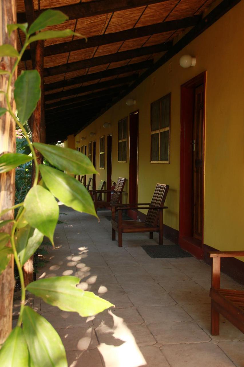Jollyboys Backpackers Hostel Λίβινγκστον Εξωτερικό φωτογραφία